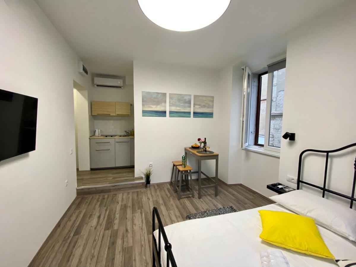 Apartments Flanaticus Πούλα Εξωτερικό φωτογραφία